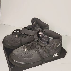 Nike high top shoes
